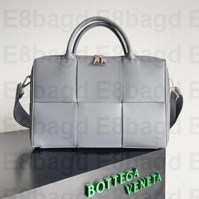 Bottega Veneta small Arco Briefcase in calfskin thunder 2023