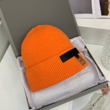 Balenciaga Casual knitted hat in orange  Bh019