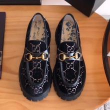 Gucci Velvet/Cowhide open edge beads Platform loafers in black     Gs306