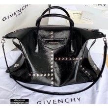 Givenchy Medium Antigona Soft Bag in Leather Black/Studs 2020