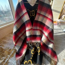 gucci Reversible GG wool cape red