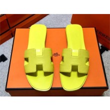Hermes Oran Flat slippers in epsom leather jaune curcuma 