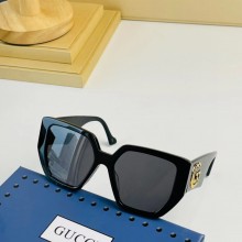 GUCCI Rectangular-frame sunglasses 663746