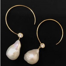 Celine Baroque Hoops Earrings in Cultured Pearl Gold 2018